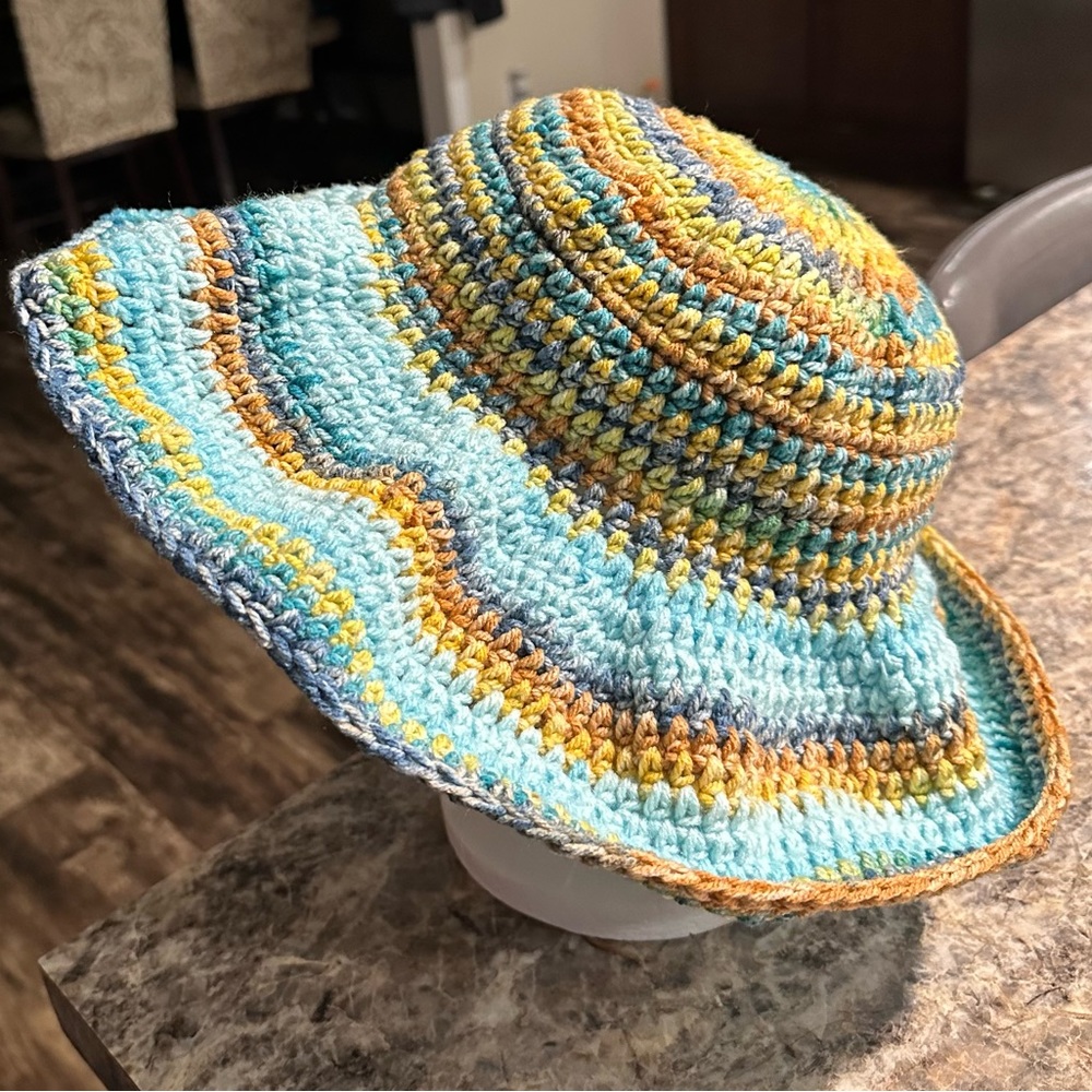 Crochet hat - Picture 2 of 3